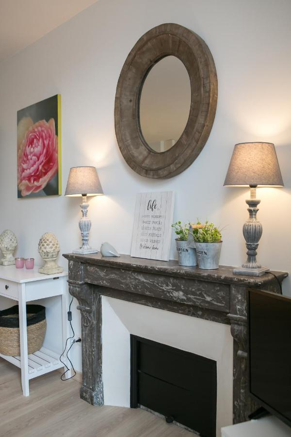 Logis Des Halles Du Coderc Apartment Périgueux Стая снимка