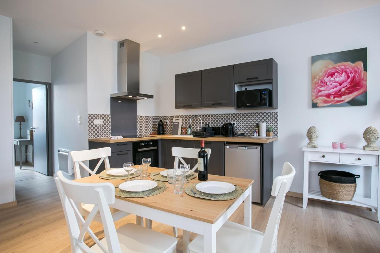 Logis Des Halles Du Coderc Apartment Périgueux Стая снимка