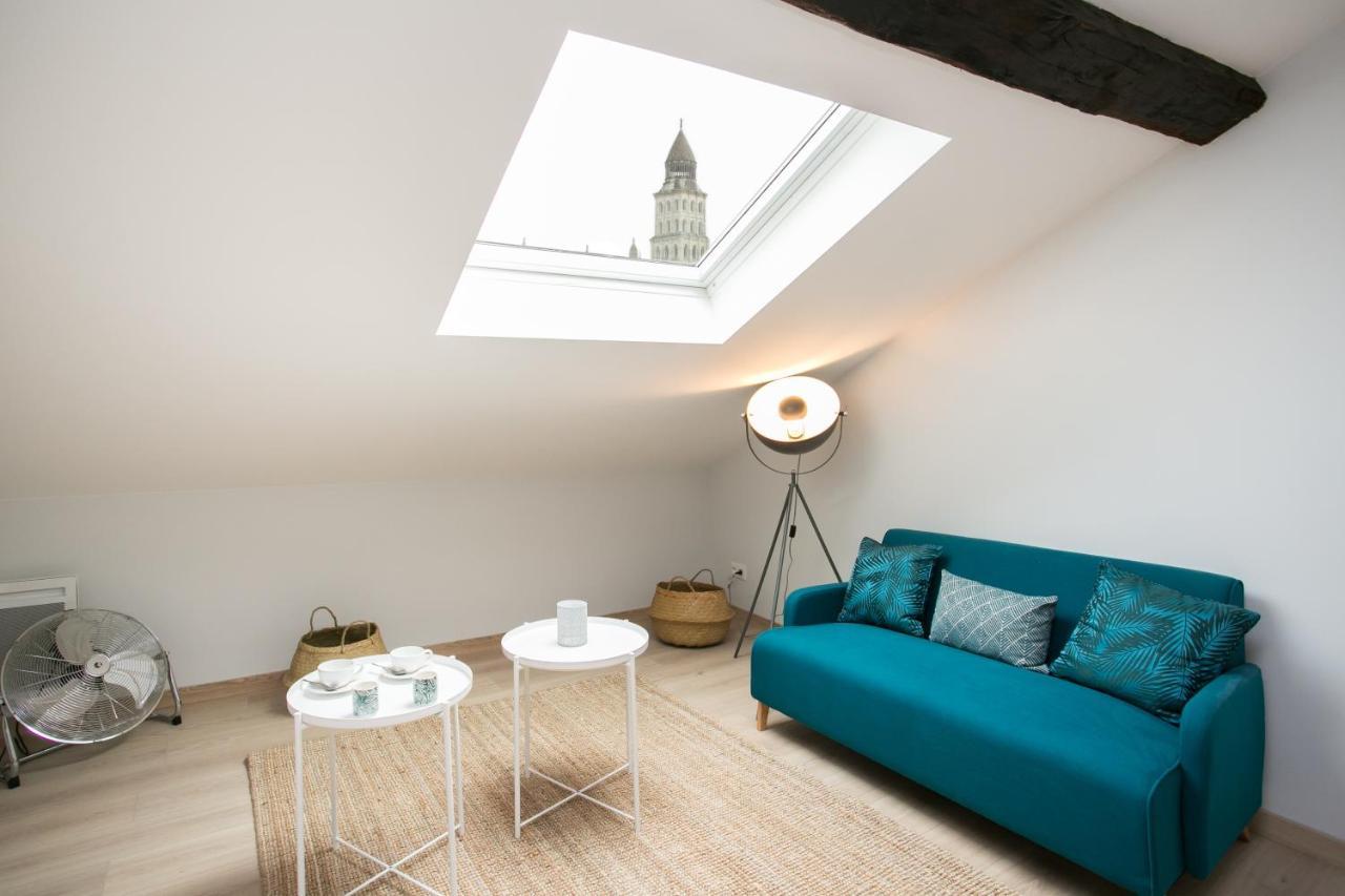 Logis Des Halles Du Coderc Apartment Périgueux Стая снимка