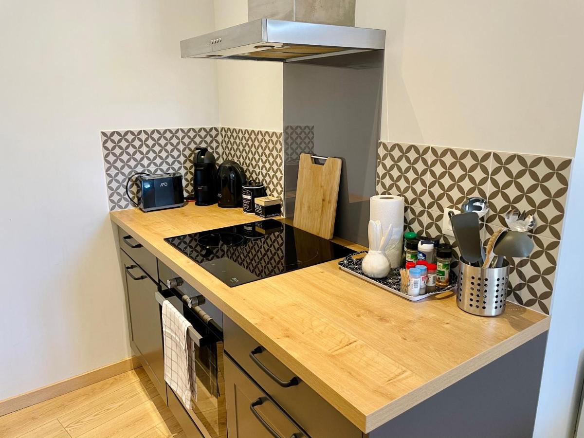 Logis Des Halles Du Coderc Apartment Périgueux Стая снимка