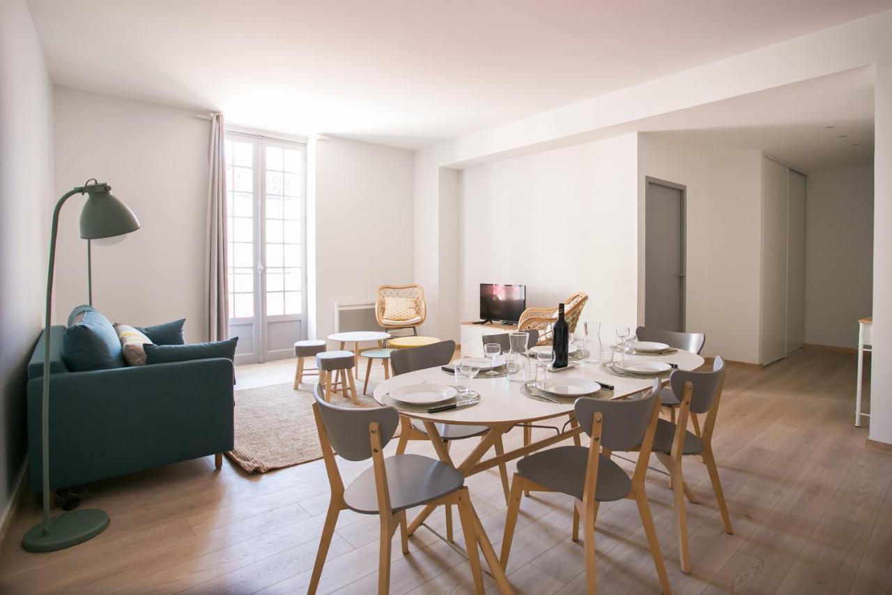 Logis Des Halles Du Coderc Apartment Périgueux Стая снимка