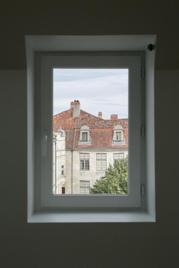Logis Des Halles Du Coderc Apartment Périgueux Стая снимка