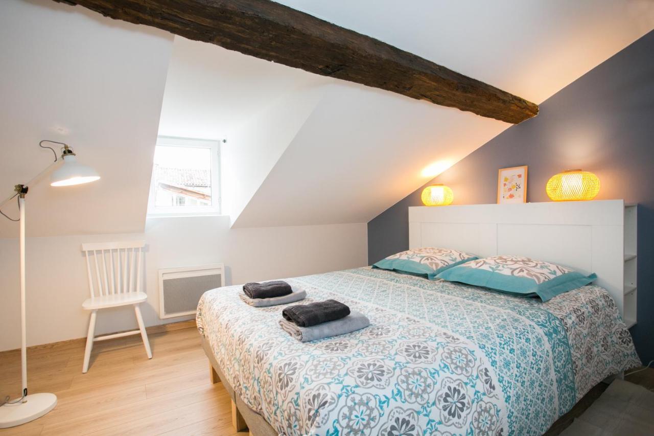 Logis Des Halles Du Coderc Apartment Périgueux Стая снимка