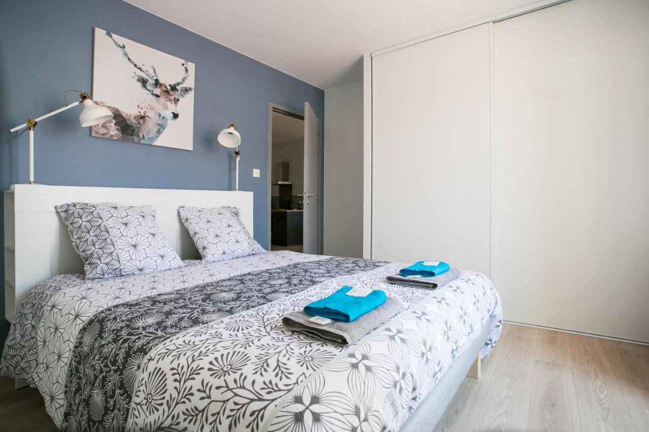 Logis Des Halles Du Coderc Apartment Périgueux Стая снимка