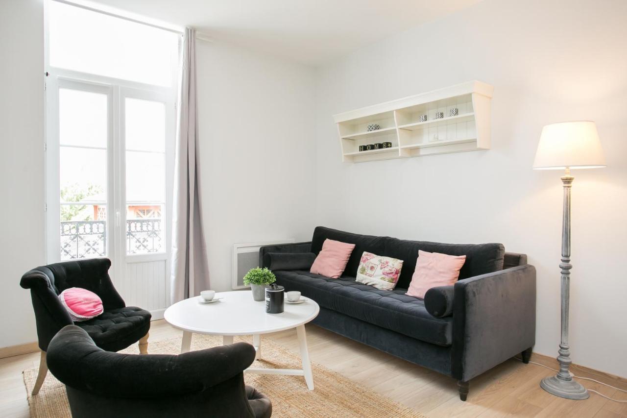 Logis Des Halles Du Coderc Apartment Périgueux Стая снимка