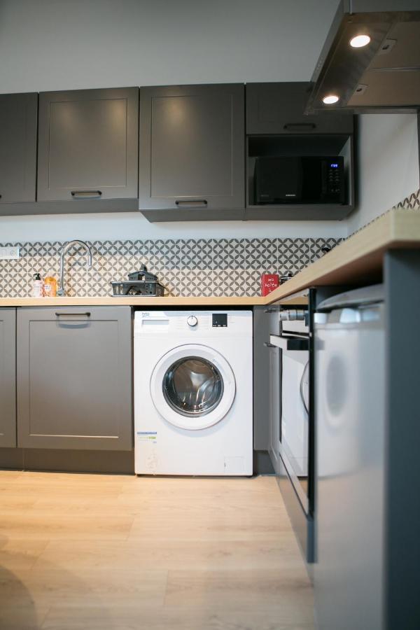Logis Des Halles Du Coderc Apartment Périgueux Стая снимка
